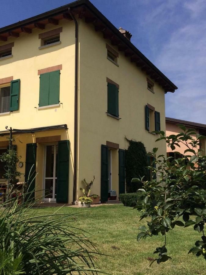 Il Giardino B&B กาสเตลเวโตร ดิ โมเดนา ภายนอก รูปภาพ