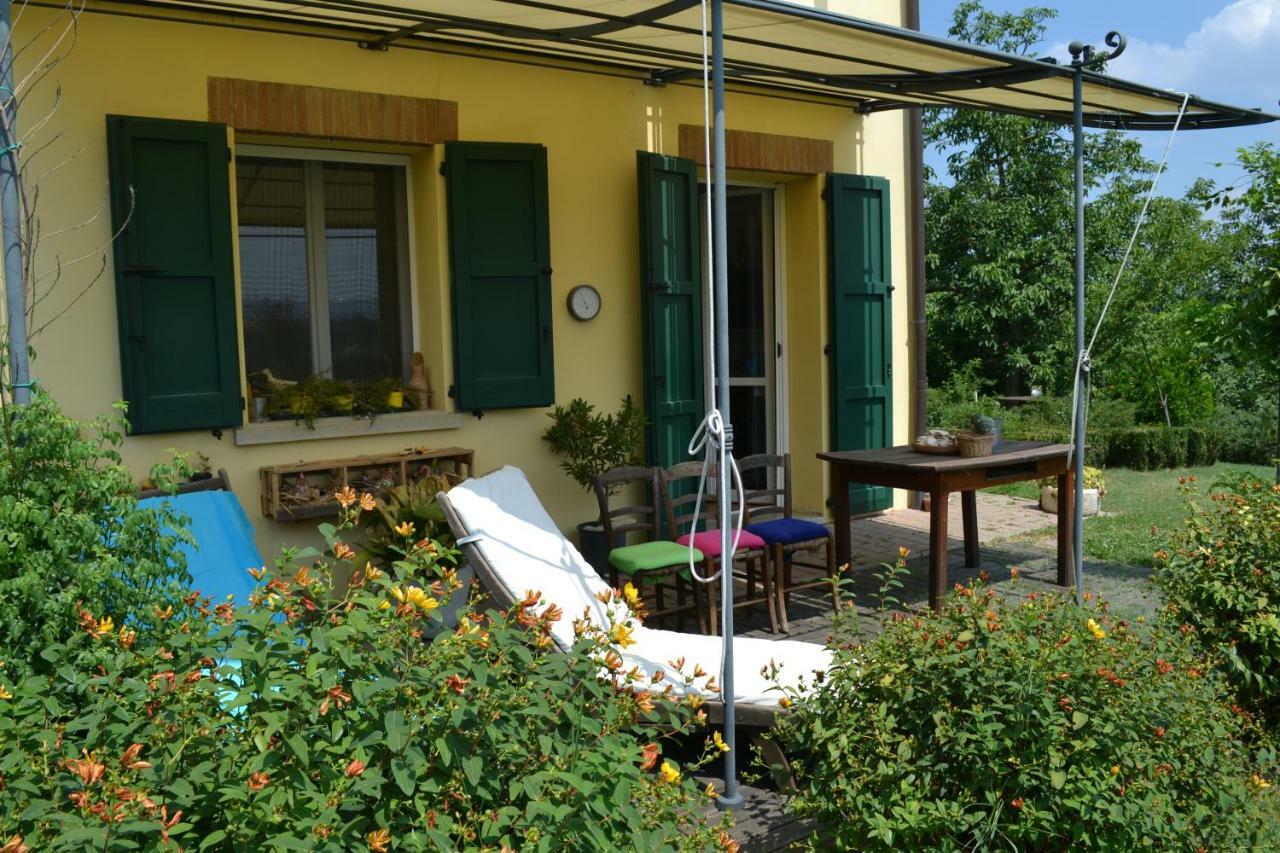 Il Giardino B&B กาสเตลเวโตร ดิ โมเดนา ภายนอก รูปภาพ